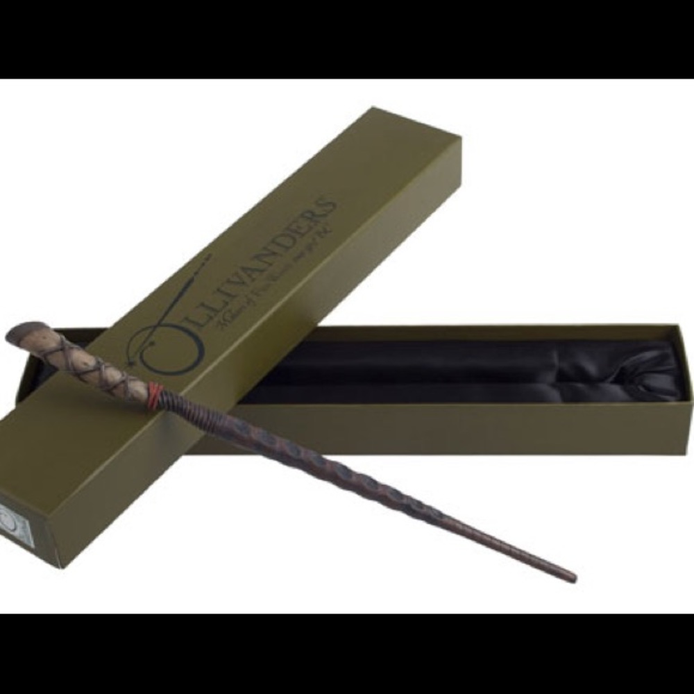 Ollivander’s Holly wand Universal Studios
